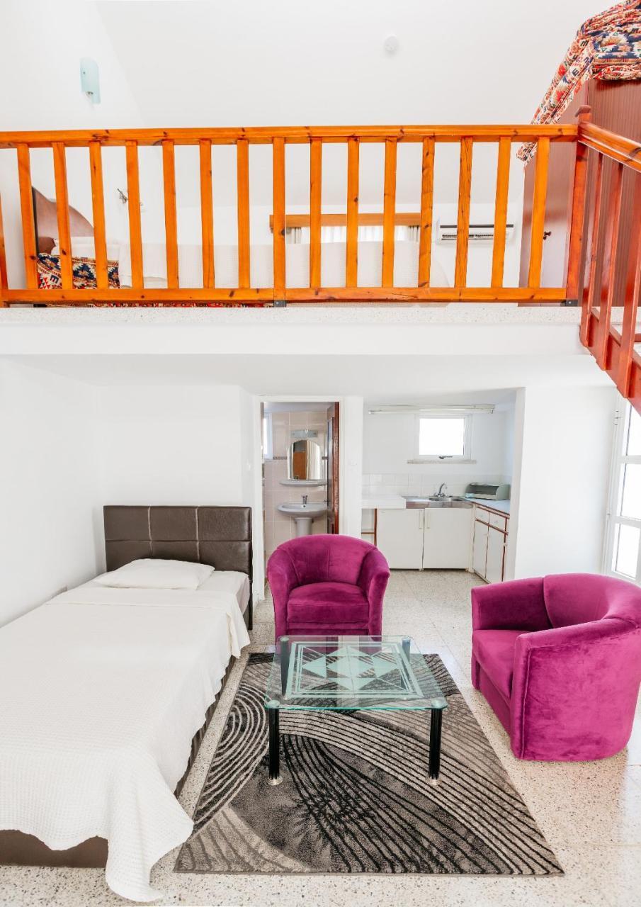 Citrus Tree Gardens Otel Karavas  Dış mekan fotoğraf