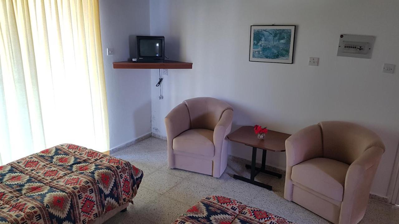 Citrus Tree Gardens Otel Karavas  Dış mekan fotoğraf
