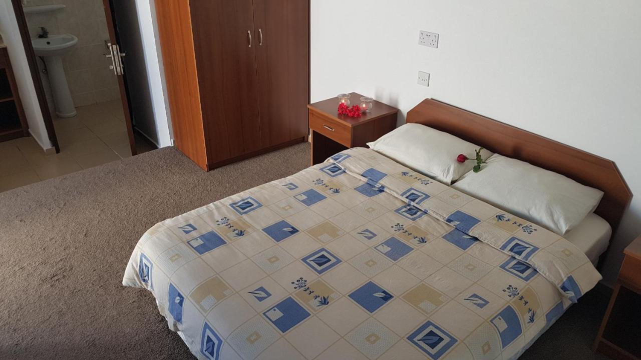 Citrus Tree Gardens Otel Karavas  Dış mekan fotoğraf